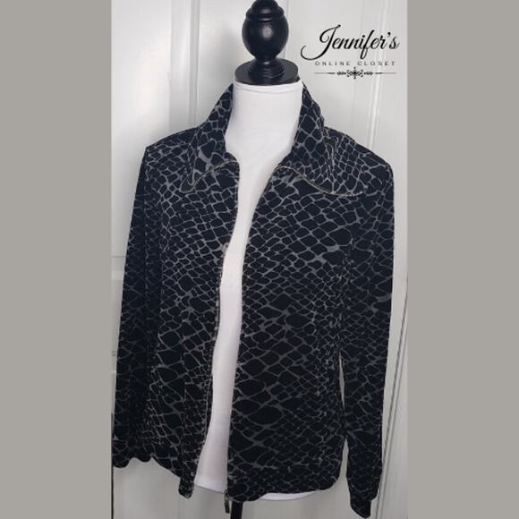 3/$25 Relaxed by Charter Club Women's Gray & Black Animal Zipper Jacket Size L - Picture 6 of 9
